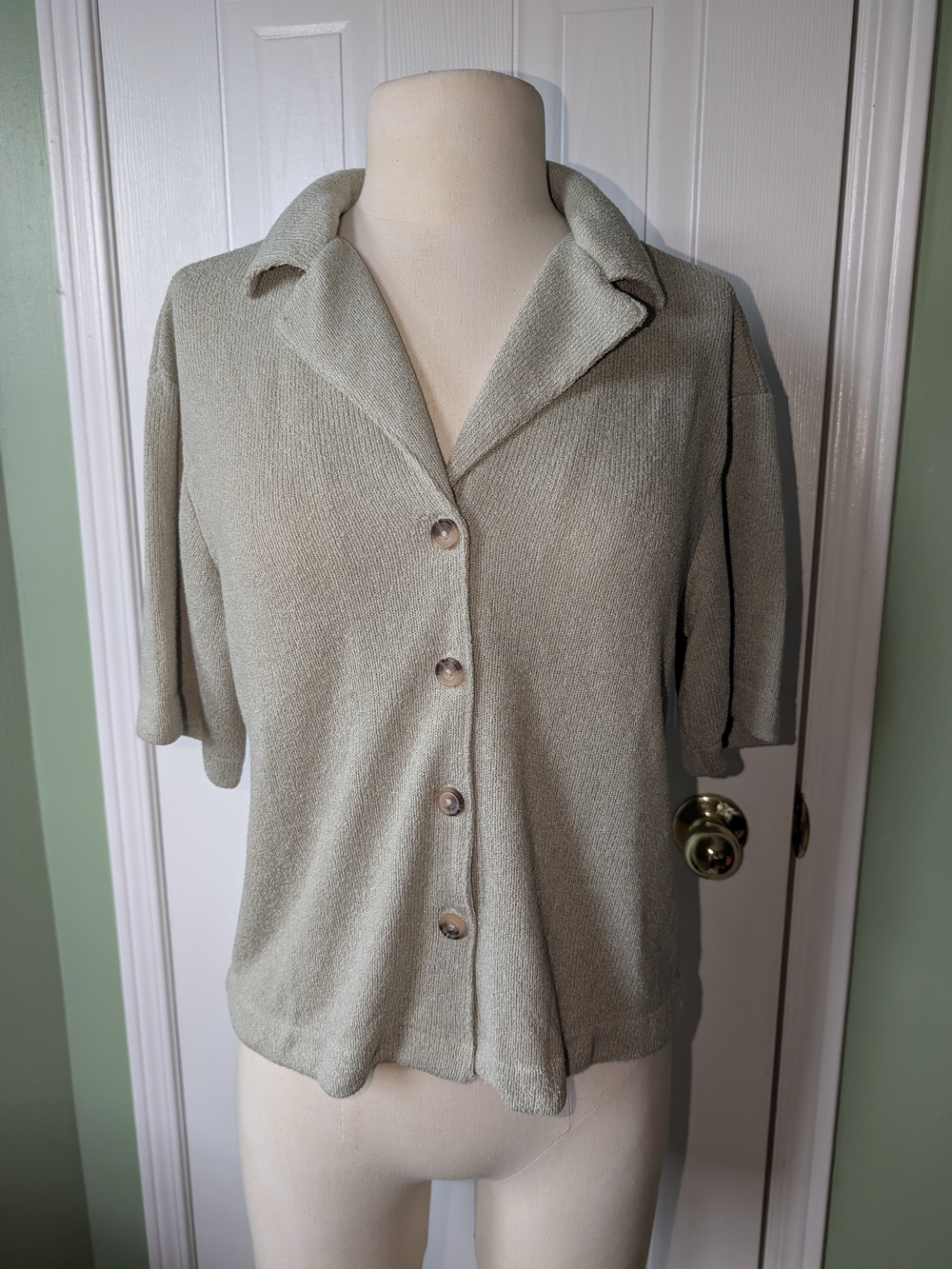 Joe Fresh Womens Short Sleeve Button-Front Collared Top in Light Sage Sz S